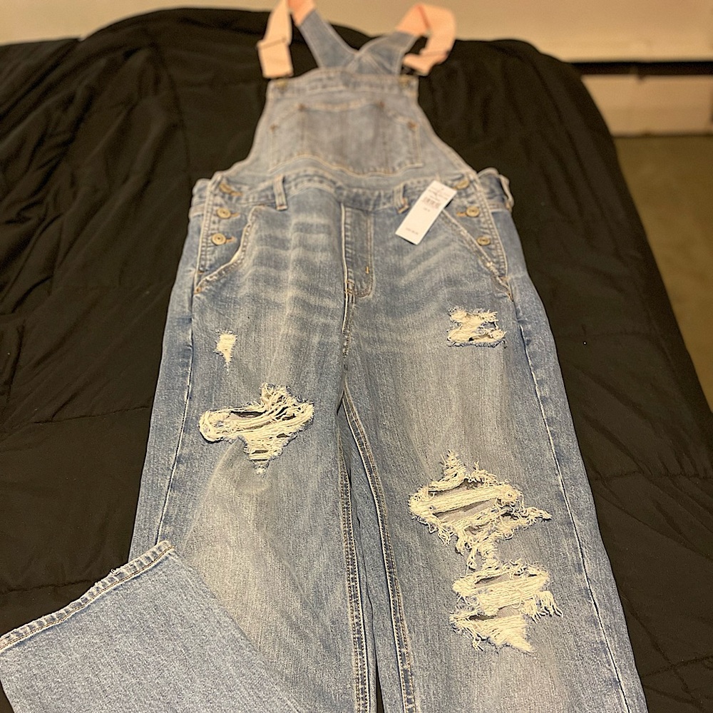 American Eagle size US S denim bibs. Never worn. New with tags.